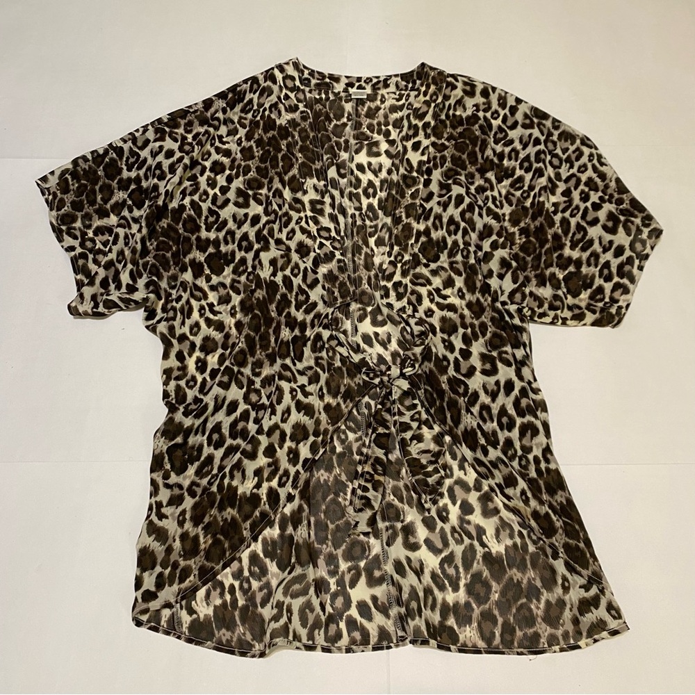 ⭐️Leopard Print Kimono Top - Picture 2 of 6